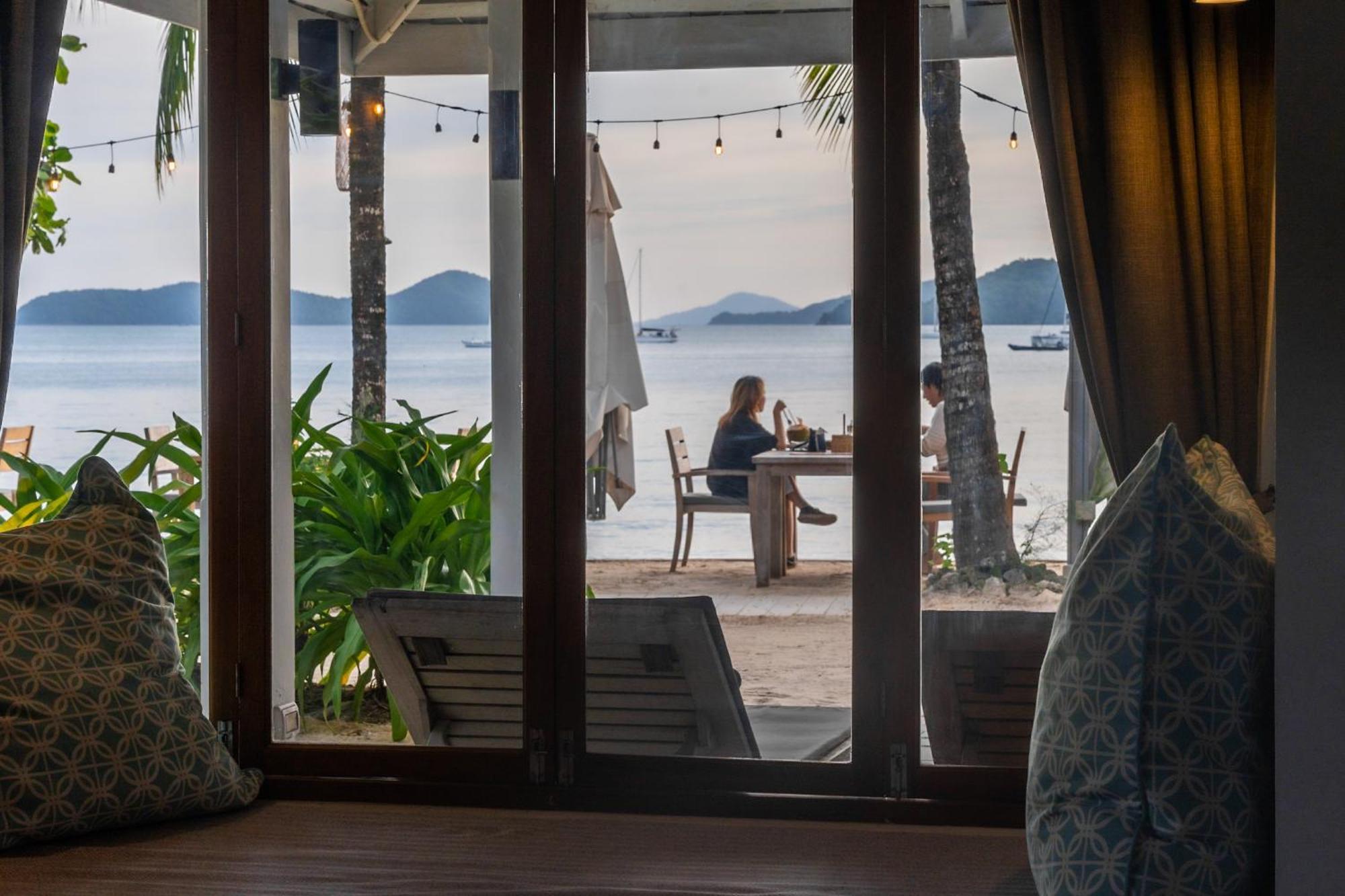 Отель The Cove Cape Panwa Экстерьер фото