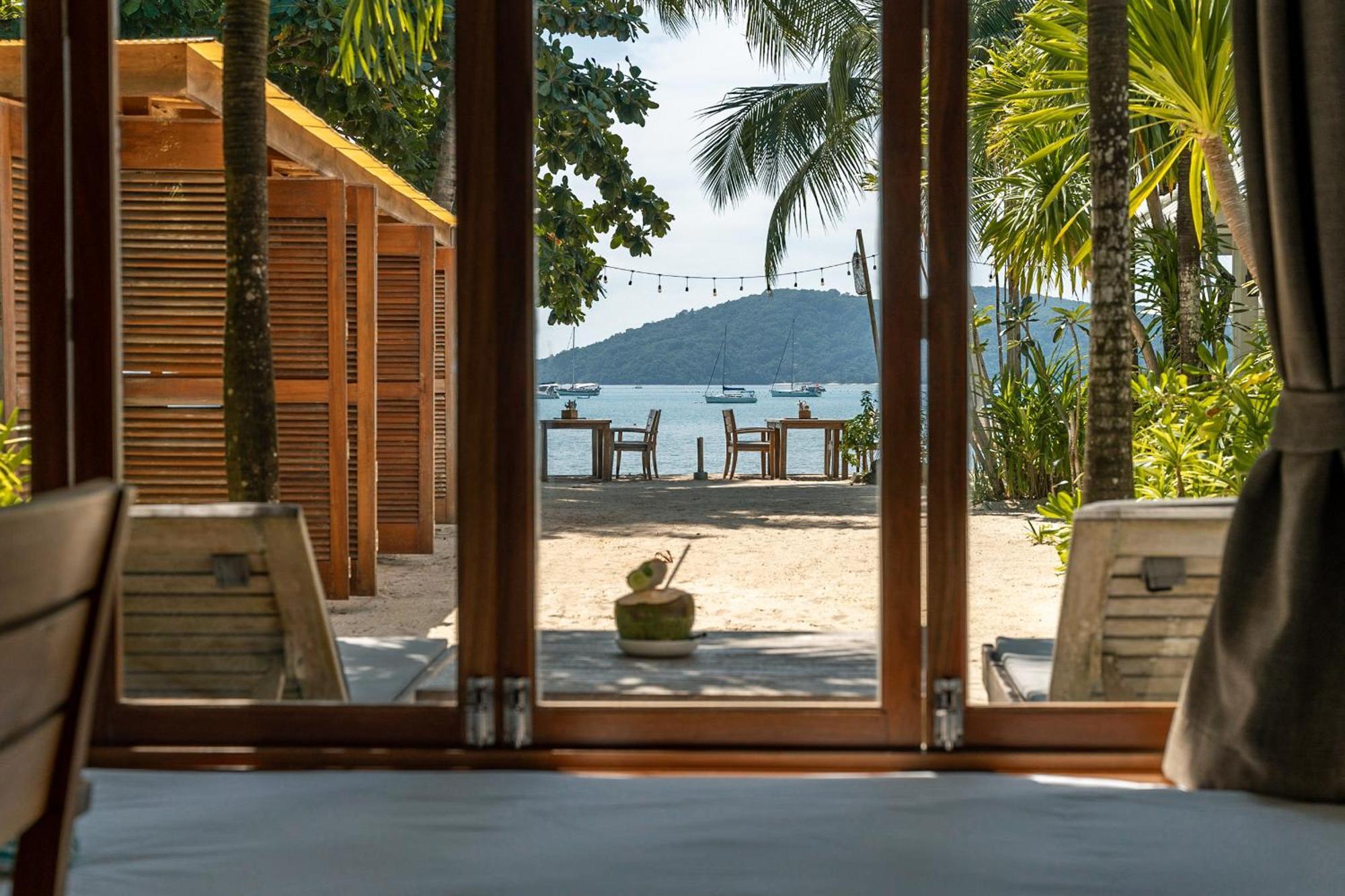 Отель The Cove Cape Panwa Экстерьер фото
